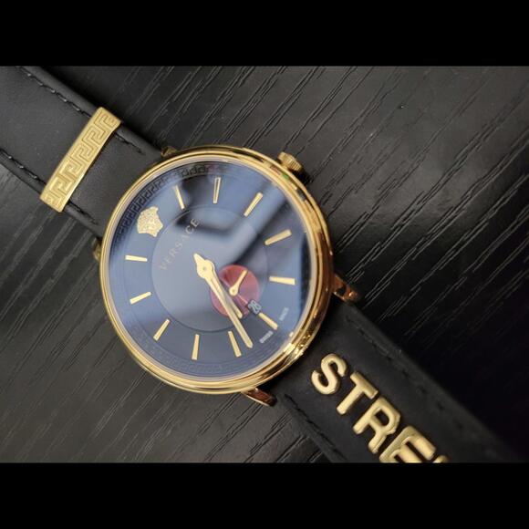 🔥FULL SET Versace V-Circle VBQ050017 42mm Quartz Watch BEAUTIFUL! - Picture 2 of 8